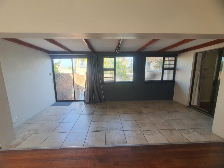 3 Bedroom Property for Sale in Sunnyridge Eastern Cape